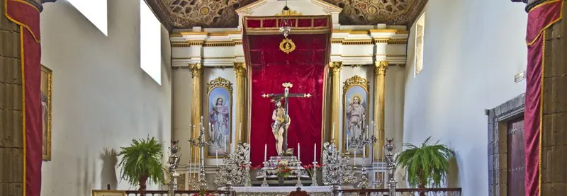 Statue of Christ on the cross at the gilded altar, Santuario del Santísimo Cristo de Tacoronte